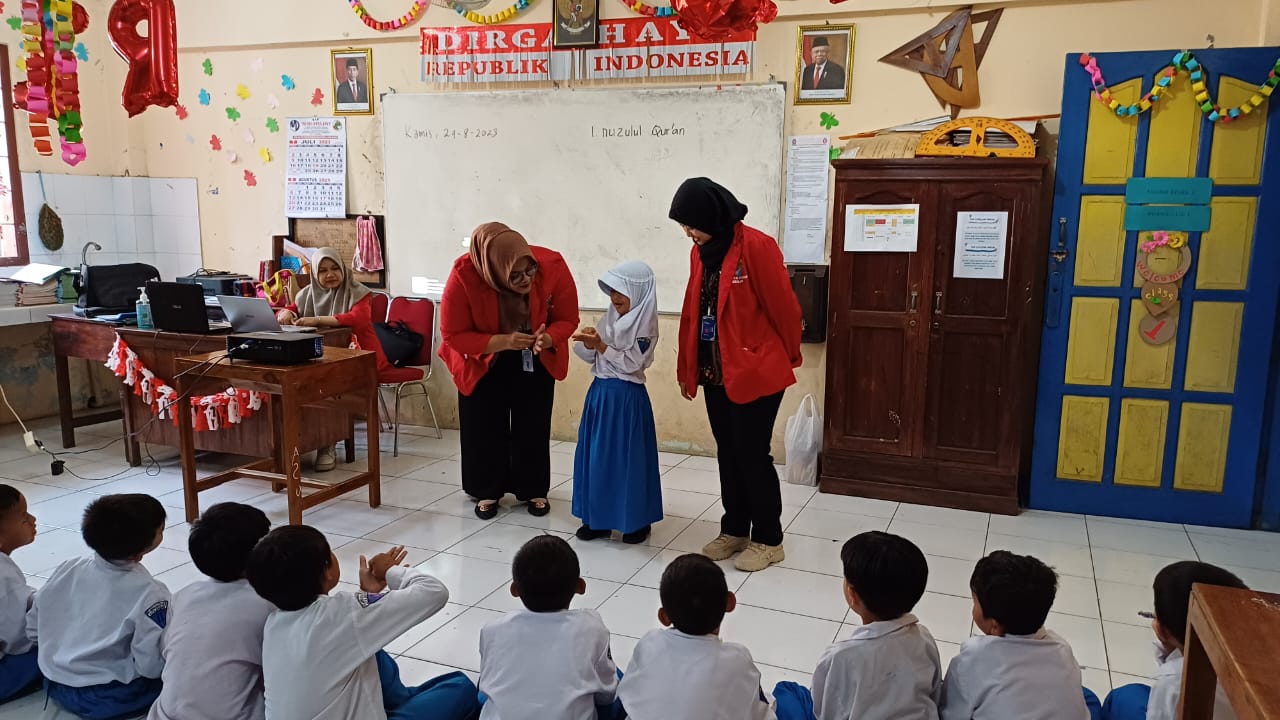Sosialisasi Cara Mencuci Tangan dan Menggosok Gigi Kepada Siswa SD Muhammadiyah 11 Semarang