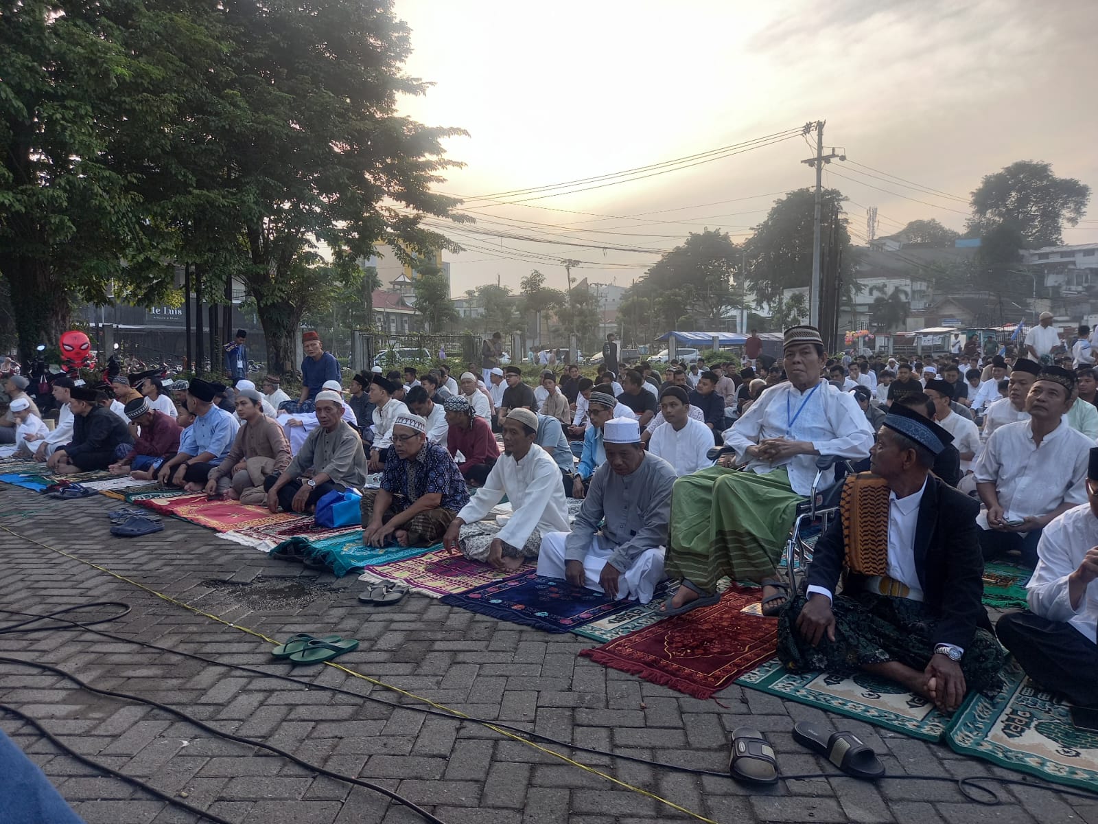 Jamaah Sholat Idul Fitri 1446 H Penuhi Halaman Eks Wonderia