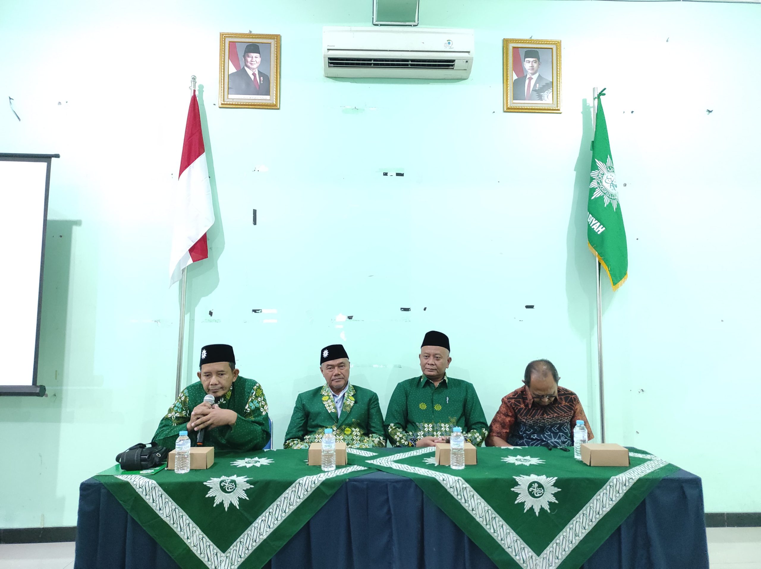 Membangun Cabang dan Ranting Muhammadiyah yang Kuat dan Bermanfaat : LPCR PDM Kota Semarang Luncurkan Program 2025