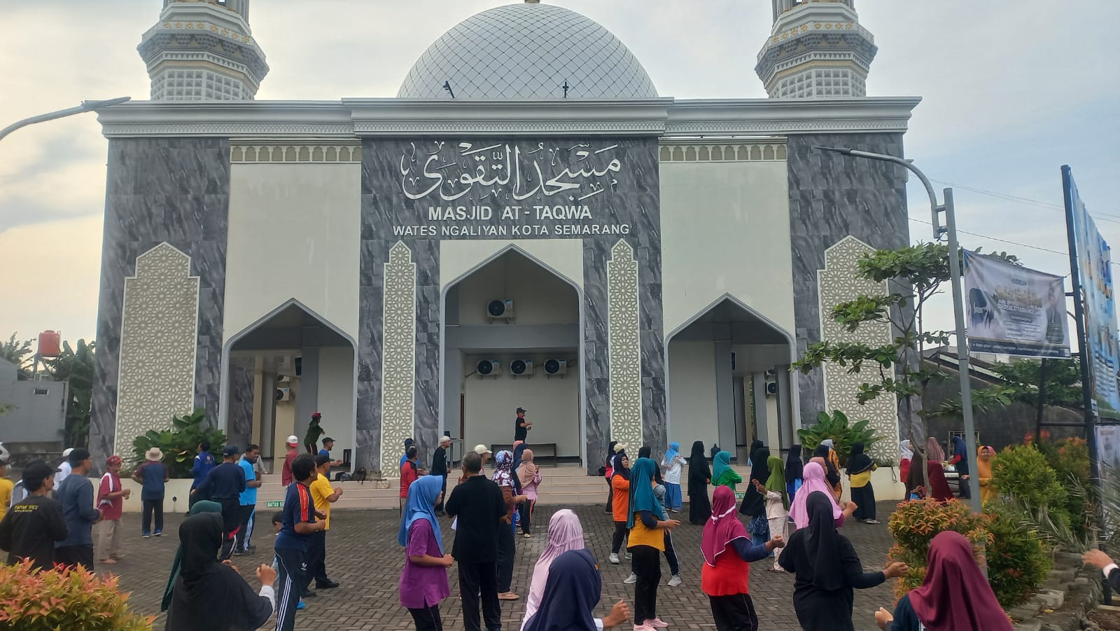 Masyarakat Semarang Ikuti Senam Pagi di Masjid At-Taqwa, Wujudkan Gaya Hidup Sehat