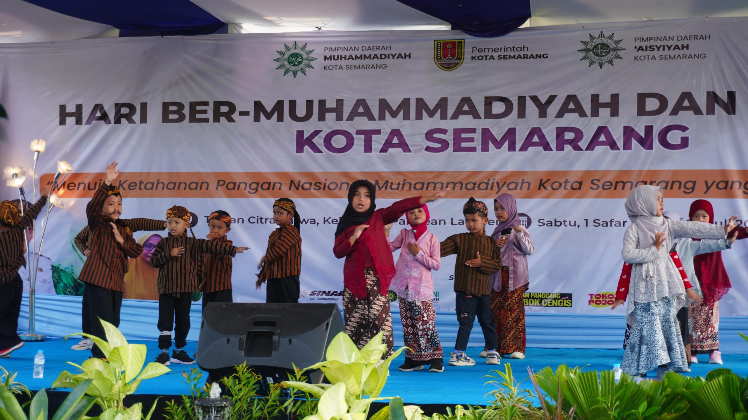 Spektakuler! Pra Acara Muhammadiyah-Aisyiyah Getarkan Lapangan.