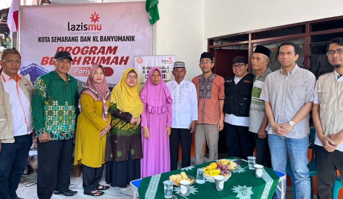 Bedah Rumah Lazismu Semarang: Bangun Martabat dan Harapan Baru