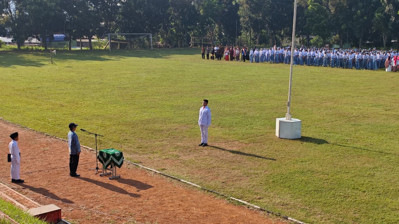 1.000 Siswa Perguruan Muhammadiyah Candisari I Meriahkan Upacara Akbar HUT RI