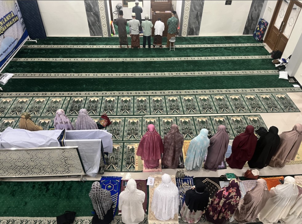 Nyantri di Pesantren Lansia: Nikmati Oase Spiritual di Usia Senja