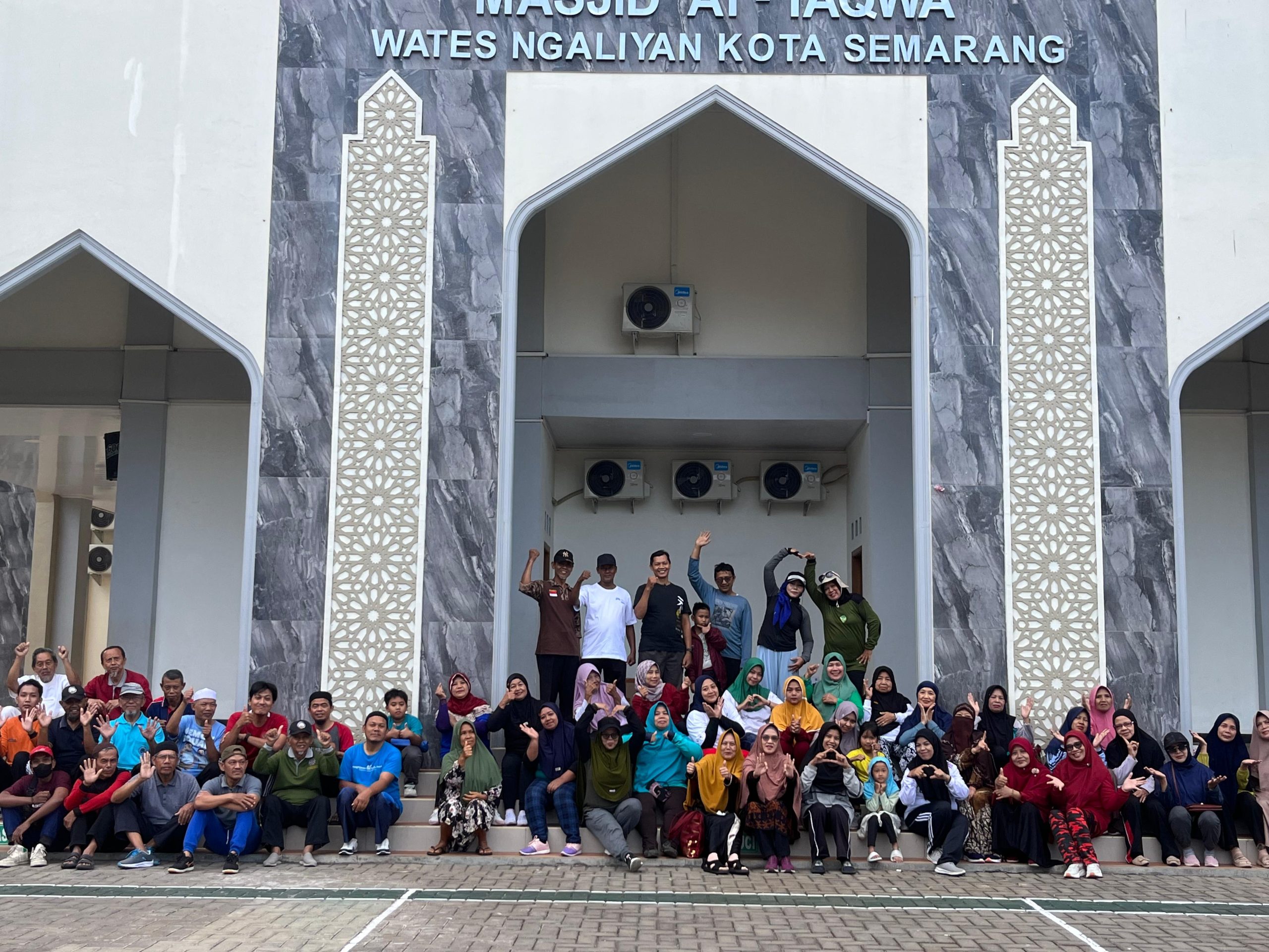 Gelombang Ketiga Pesantren Lansia Masjid At-Taqwa Hadir Sebagai Oase Ruhani