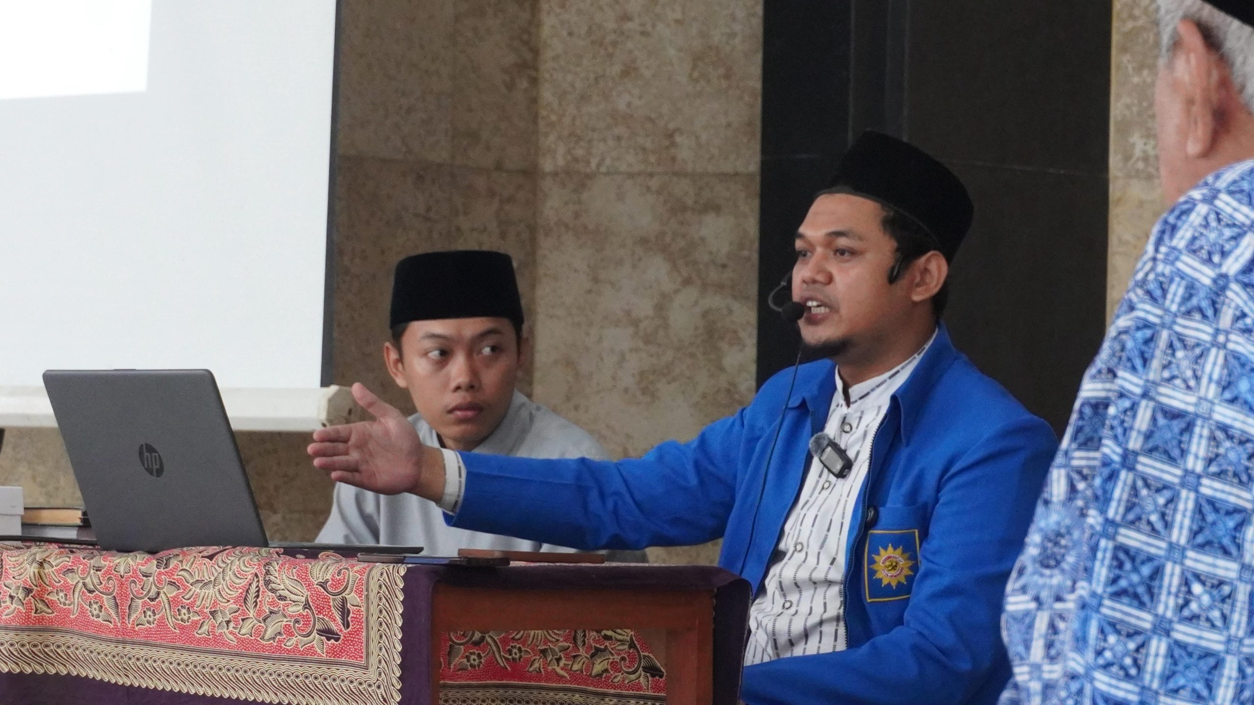 Rawat Jenazah Harus Sesuai Syar’i, Bukan Ikuti Tradisi