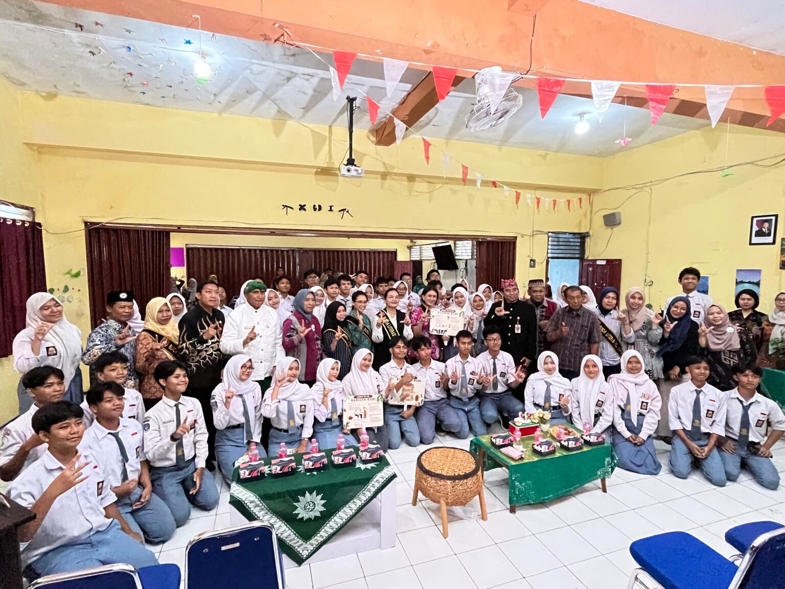 Wali Kota Semarang ‘Tantang’ Siswa SMK Muhammadiyah 1 Semarang: Ubah Hobi Ngopi Jadi Duit!