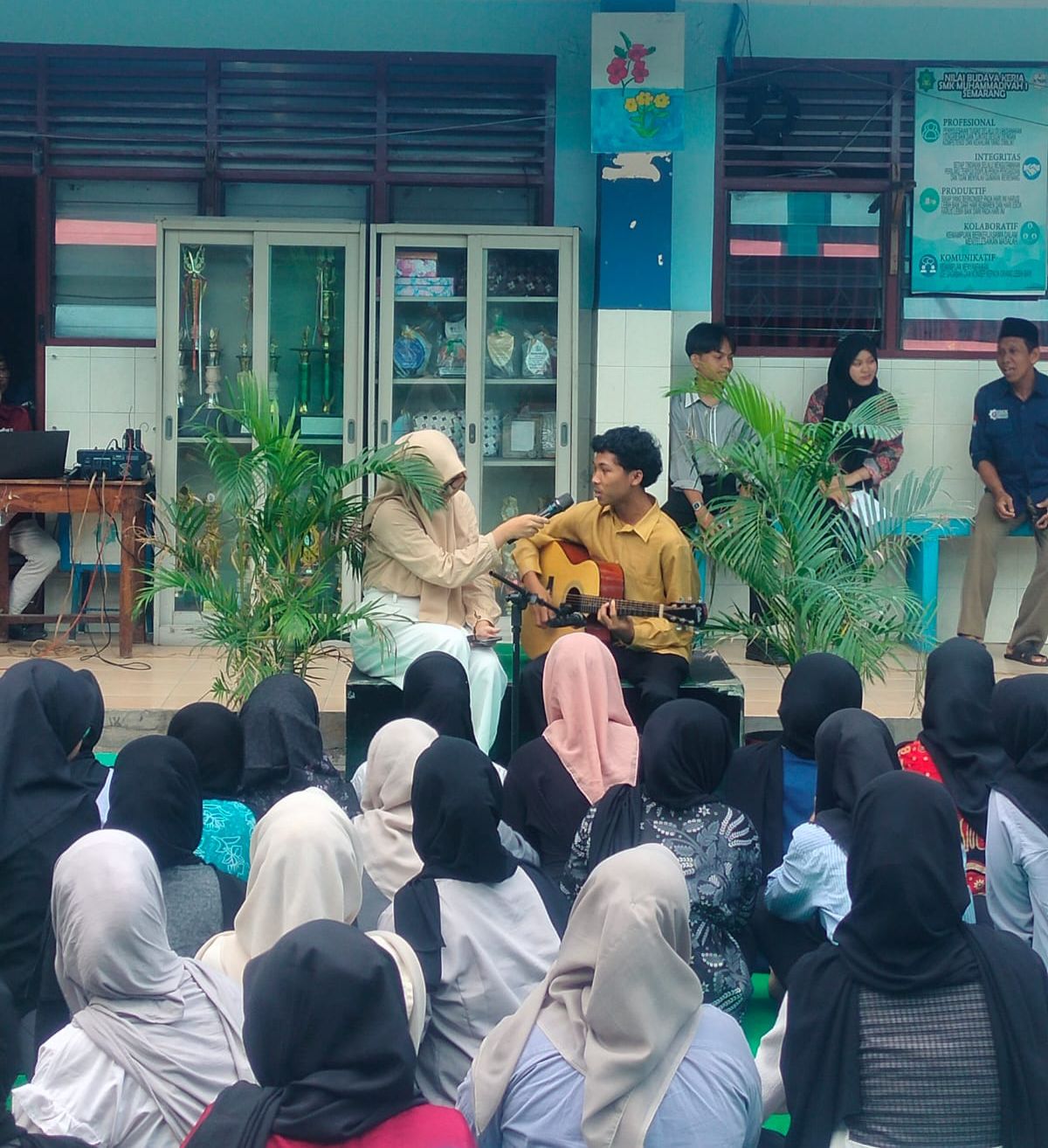 Ayah Tak Banyak Bicara, Tapi Cintanya Nyata
