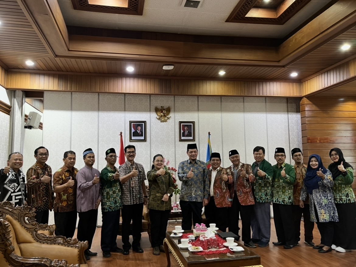 Wali Kota Semarang Janjikan 2 Tiket Umroh untuk Jalan Sehat Milad Muhammadiyah ke-113