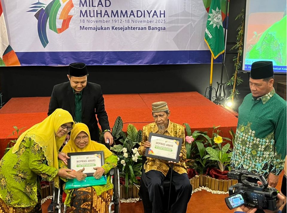 Hargai Fondasi Pendahulu, Muhammadiyah Semarang Beri Apresiasi ke Tokoh Sepuh Organisasi