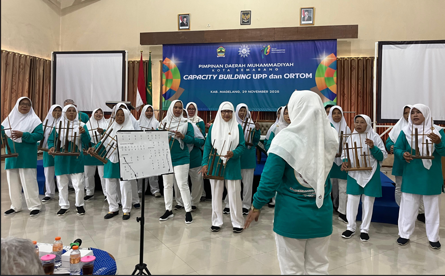 Siswa Sekolah Lansia Muntilan Magelang Pukau Peserta Capacity Building PDM Kota Semarang
