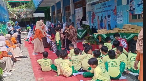 Energi Pagi di Semarang: Semarak Milad Muhammadiyah ke-113 dan Hari Guru yang Penuh Warna