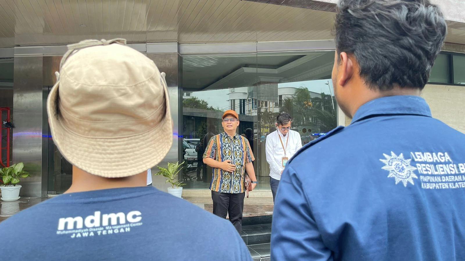 Menembus Banjir, Membawa Harapan: Puluhan Relawan Muhammadiyah Rela Tinggalkan Keluarga demi Sumatera