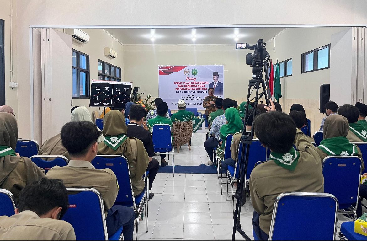 Penonton atau Pelaku? Pesan Menohok Dr. H. Muhdi untuk Siswa SMK Muhammadiyah 1 Semarang di Usia ke-54