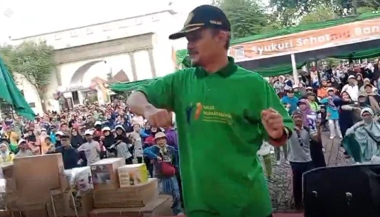 Senam Poco-Poco dan Tips Sehat Lansia, Cerita dari Milad Muhammadiyah Semarang