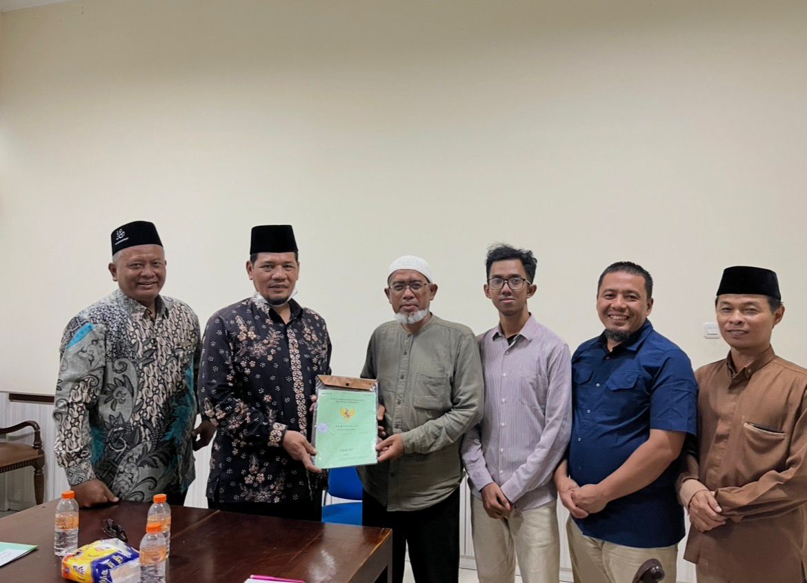 Datang Langsung dari Jawa Timur, Budi Yulianto Serahkan Wakaf Tanpa Syarat ke Muhammadiyah Semarang