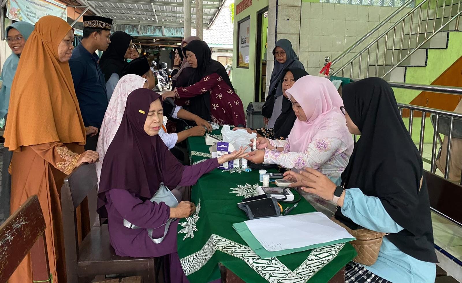 Sehat Bareng! Aksi Nyata PCM Gayamsari Sediakan Cek Kesehatan Gratis untuk Warga