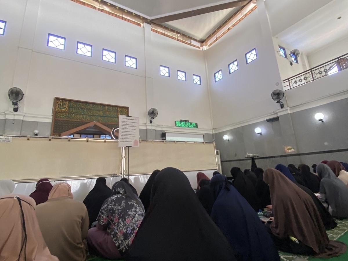Cara Menghadapi Ujian Hidup Tanpa Kehilangan Senyuman