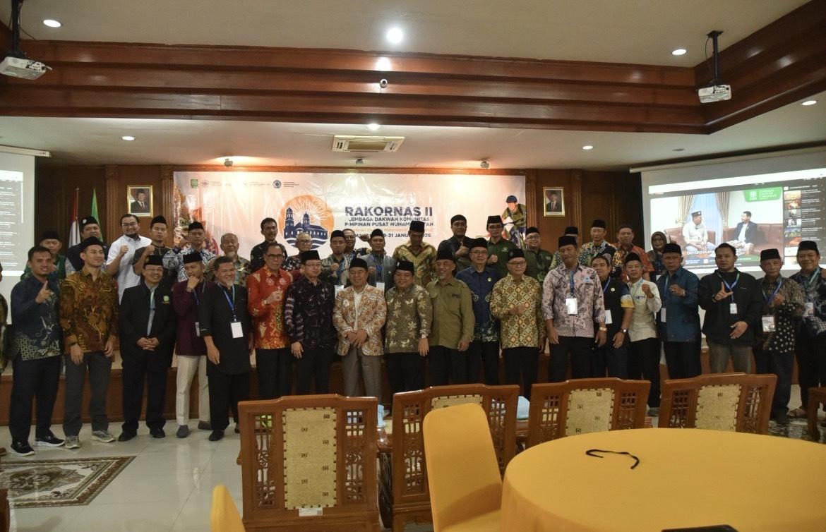 Foto bersama pengurus LDK PP Muhammadiyah dan LDK PWM Jateng pada penutupan Rakornas II di BBPMP Banyumanik Semarang.