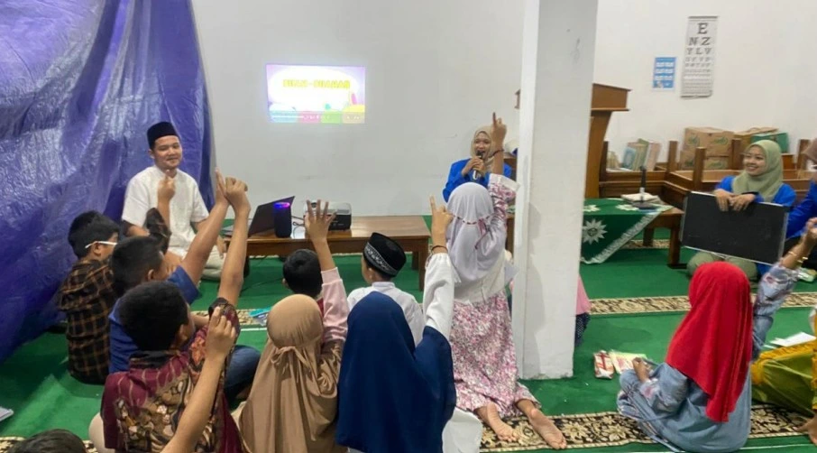 Belajar Bahasa Inggris di Masjid Kini Lebih Menyenangkan