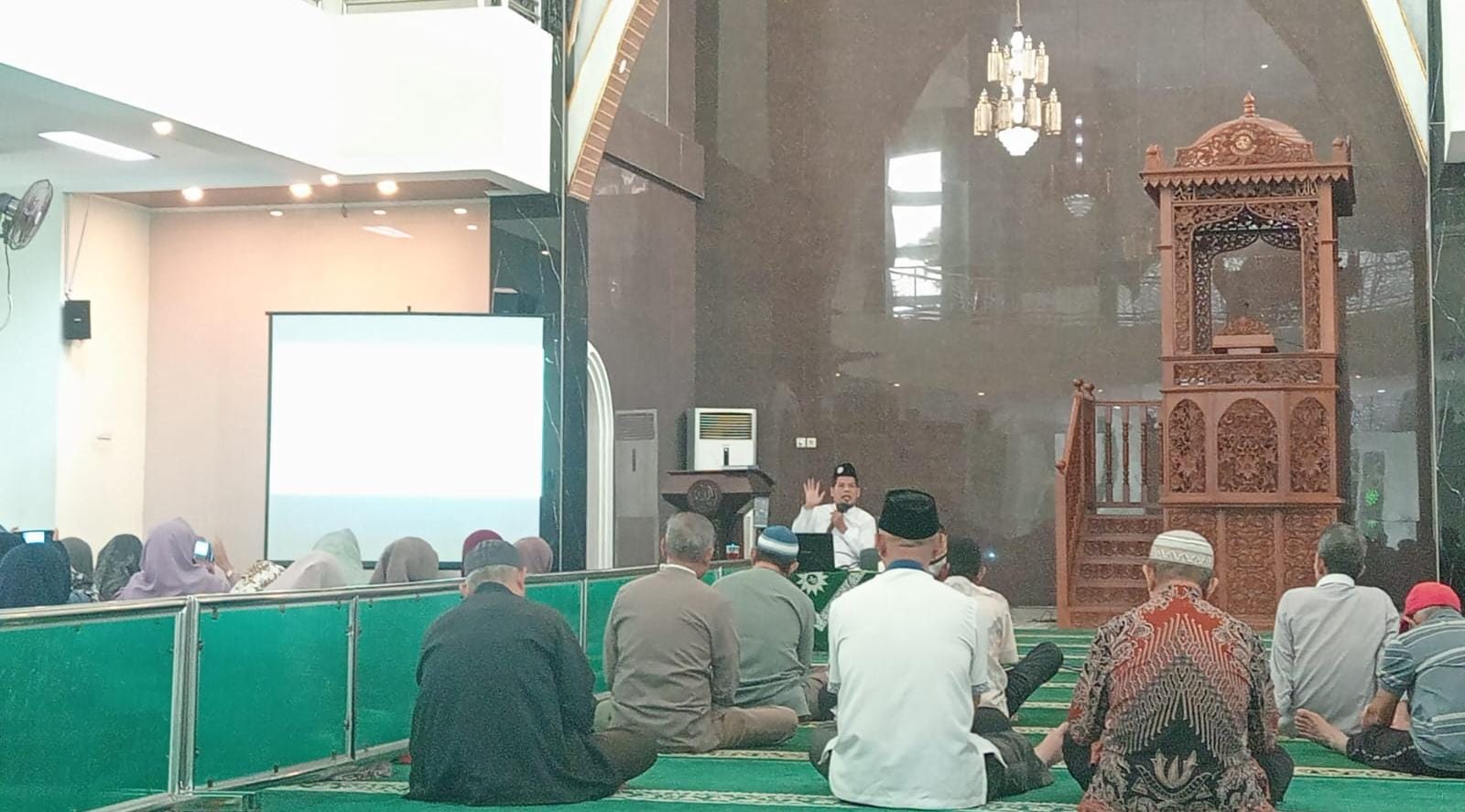 Stop Keliru! Ternyata Shalat Tarawih 4 Rakaat Gak Perlu Pakai Tahiyat Awal