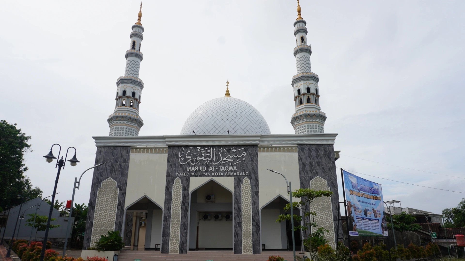 Cari Lokasi Tarawih Muhammadiyah Semarang? Cek Daftar Lengkapnya di Sini