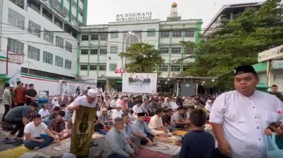 Ribuan Jamaah Padati RS Roemani, Pelaksanaan Shalat Idulfitri Semarang Berjalan Harmonis Tanpa Ganggu Pasien