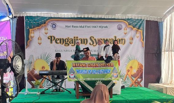 Pertunjukan Wayang Golek Pitutur oleh Ki Bagus Pujiono dalam acara Syawalan SD Muhammadiyah 06 Semarang.