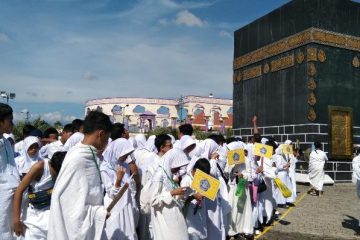 Mimpi ke Tanah Suci, Kuasai Rukun Islam dengan Praktek Manasik Haji Sejak Dini