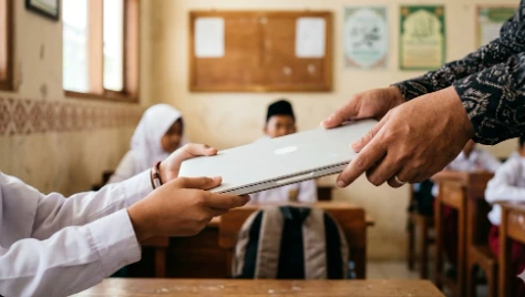 Keutamaan Wakaf Laptop Sarana Pendidikan Sebagai Alternatif Kurban
