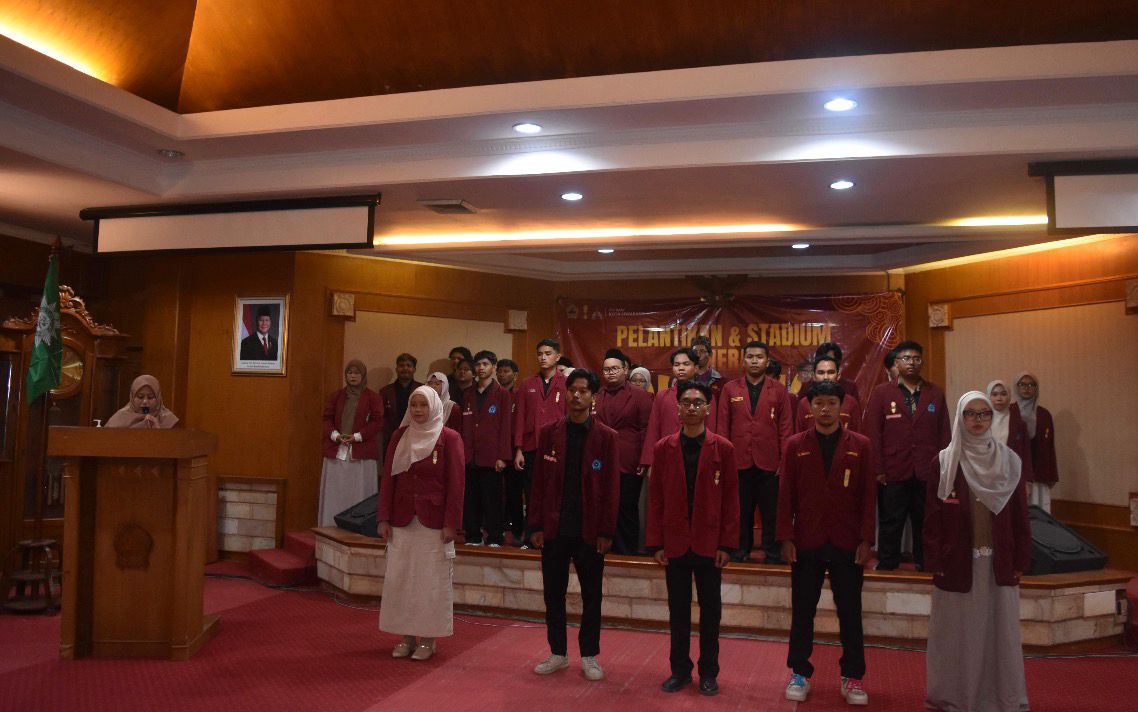 Prosesi pelantikan pengurus PC IMM Kota Semarang periode 2026-2027 di Aula Kesbangpol Jawa Tengah yang mengusung visi Aksi Terintegrasi dan Dakwah Digital.