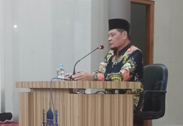 Dr. KH. Fachrur Rozi, M.Ag. memberikan kajian Maqoshidusy Syariah tentang cara menenangkan hati di Masjid Al Kautsar Wonolopo.