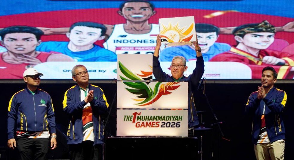Pembukaan Muhammadiyah Games 2026 secara simbolis oleh jajaran pimpinan PP Muhammadiyah di atas panggung Universitas Ahmad Dahlan UAD Yogyakarta.