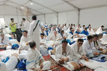 Suasana Arafah Terkini, Jemaah Semarang Guyon Takut Gemuk