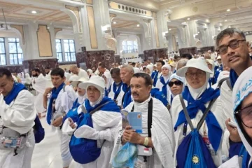 Runtuhnya Pertahanan Emosi di Hadapan Ka’bah,  Kisah Haru Tawaf dan Umrah Wajib Jemaah Haji Semarang