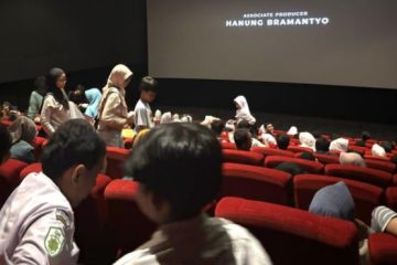 Sepasang Sepatu Rusak di Film Penuh Moral Ini Sukses Ubah Cara Pandang Remaja