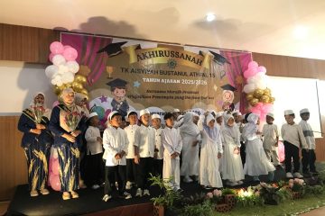Lepas Puluhan Bunga Bangsa dengan Air Mata, Sekolah Ini Konsisten Jaga Masa Depan Anak