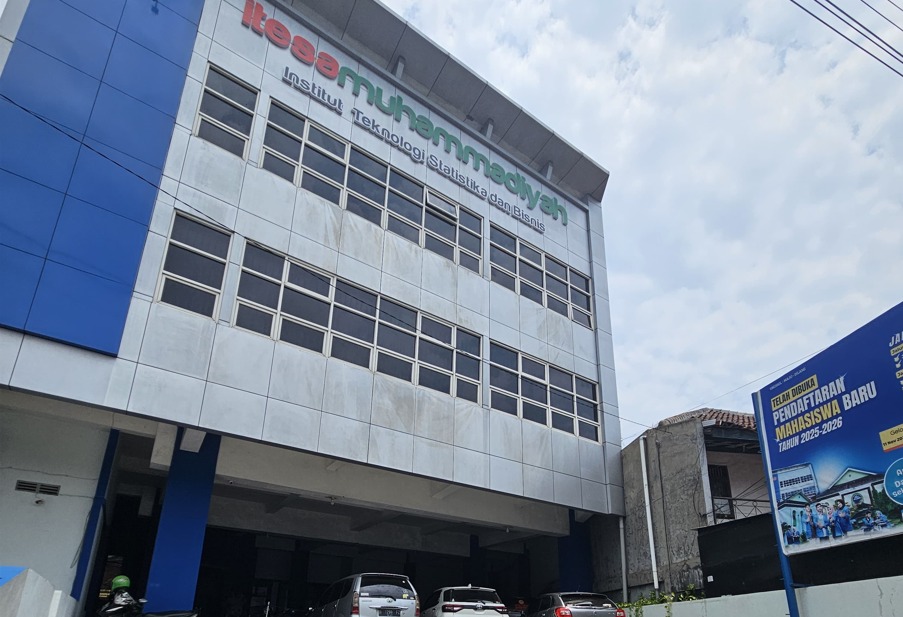 Gedung kampus ITESA Muhammadiyah Semarang penyedia info kuliah Semarang dan program cara dapat umroh gratis bagi kader.