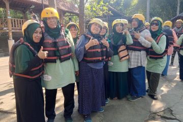 Healing Sambil Ngaji: Emak-Emak Semarang Ikut Outbound Islami, Bukti Dakwah Itu Menyenangkan