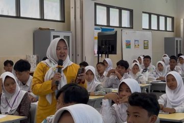 Cara Unik Pengenalan Lingkungan Sekolah: Murid Tembus Lantai 5