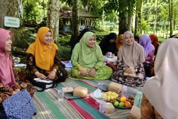 Lepas Penat Sambil Cari Inspirasi, Ibu-ibu Aisyiyah Bandarharjo Siap Tadabur Alam