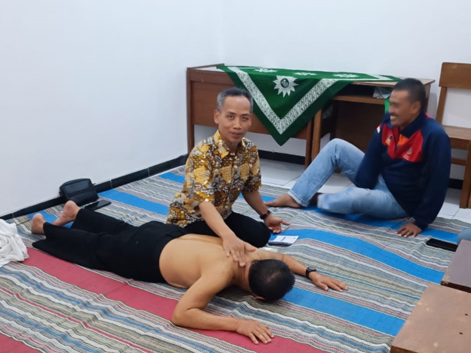Cegah Penyakit Lewat Totok Punggung di Rumah Sehat ‘Aisyiyah Semarang