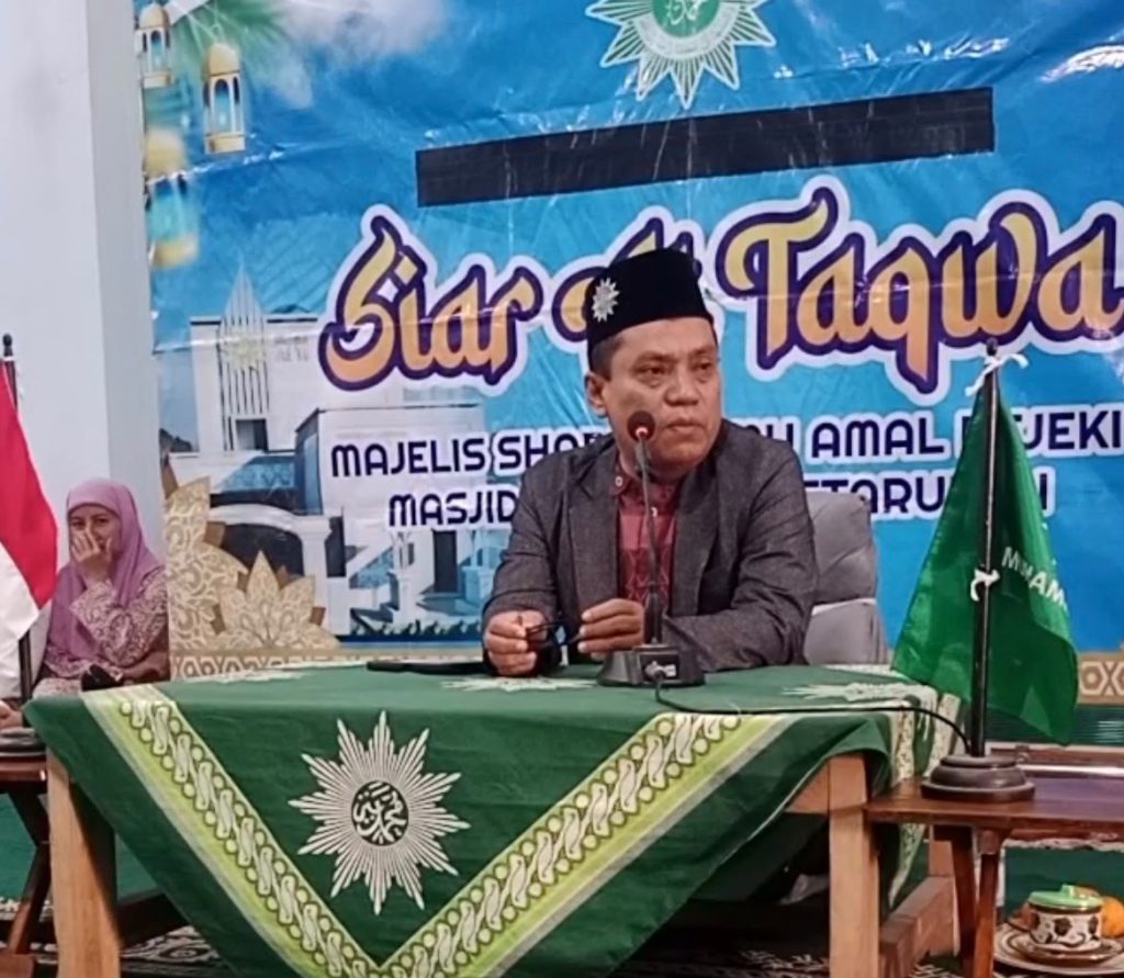 Cara Menjaga Keimanan Saat Arus Informasi dan Media Sosial Begitu Liar