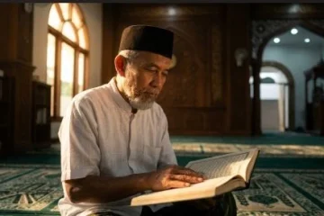 Naskah Khutbah Jumat: Istiqamah dan Mengapa Semangat Ibadah Kita Sering Naik Turun?