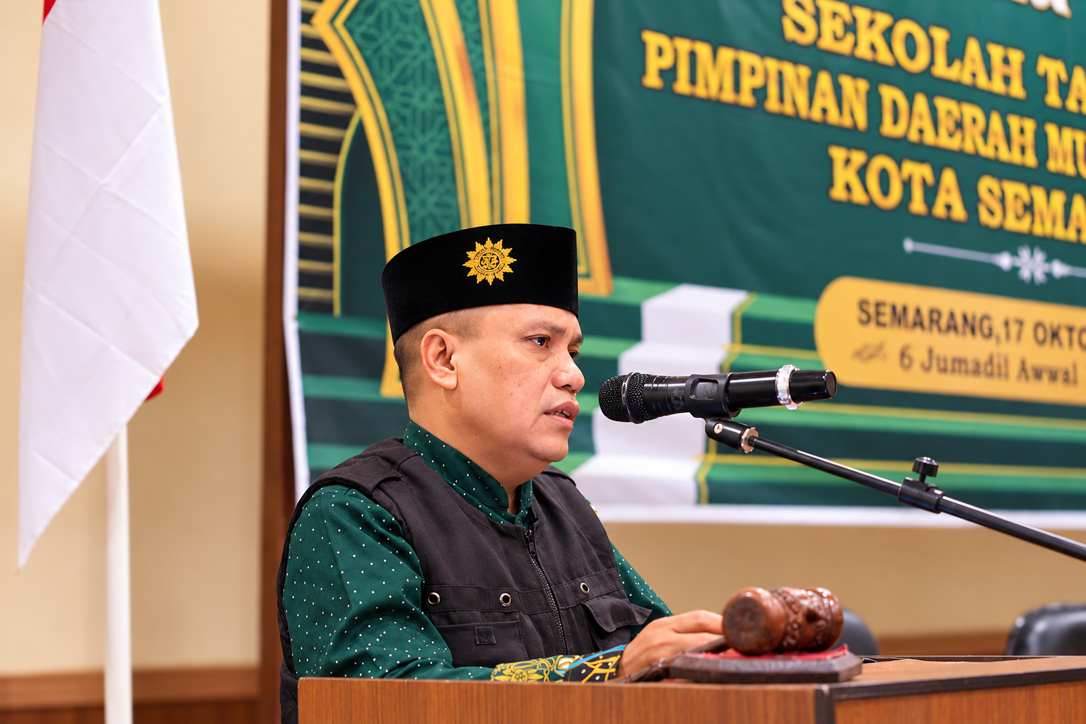 Dr. Aang Kunaepi menyampaikan pesan tegas mengenai integritas mubaligh Muhammadiyah di Hotel Muria Semarang.