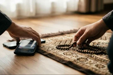 Mengenal Gejala dan Cara Mengatasi Kecanduan HP Menurut Tuntunan Islam